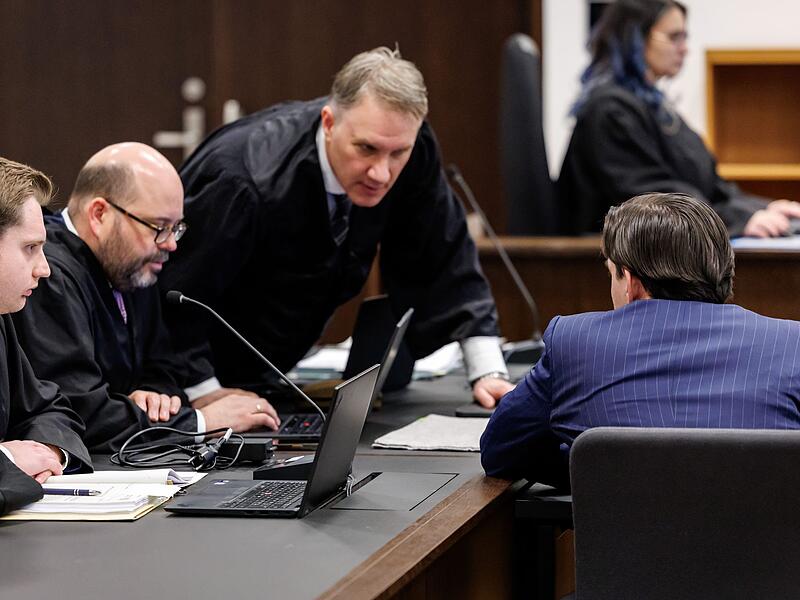 Mordprozess wegen t&ouml;dlicher Sch&uuml;sse bei Hochzeitsfeier