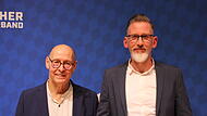 Es sollte ein Generationenwechsel werden: Manfred Neumeister (links) &uuml;bergab das Amt des Kreisspielleiters an Ralf Riemke (rechts), doch vier Monate nach seiner Ernennung ist Riemke am Montag zur&uuml;ckgetreten.