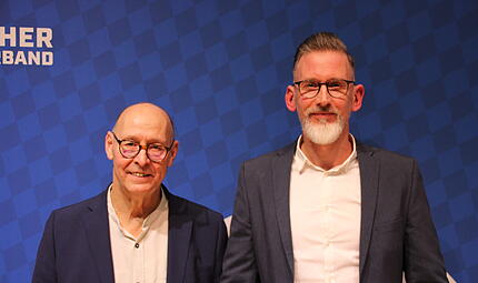 Es sollte ein Generationenwechsel werden: Manfred Neumeister (links) &uuml;bergab das Amt des Kreisspielleiters an Ralf Riemke (rechts), doch vier Monate nach seiner Ernennung ist Riemke am Montag zur&uuml;ckgetreten.