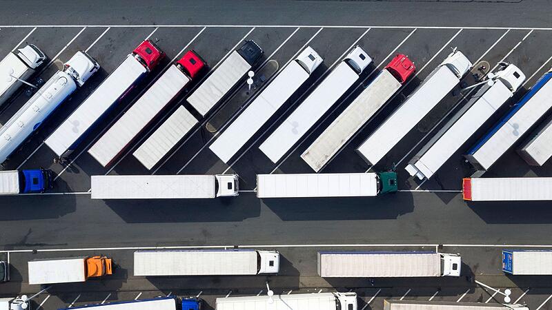 Lkw-Parkpl&auml;tze an Autobahnen