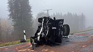 Zwei Tote bei Frontalcrash auf Landstraße Zwei Tote bei Frontalcrash auf Landstraße