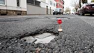 Holperpiste Brennerstraße in Bamberg: Schlaglöcher überall