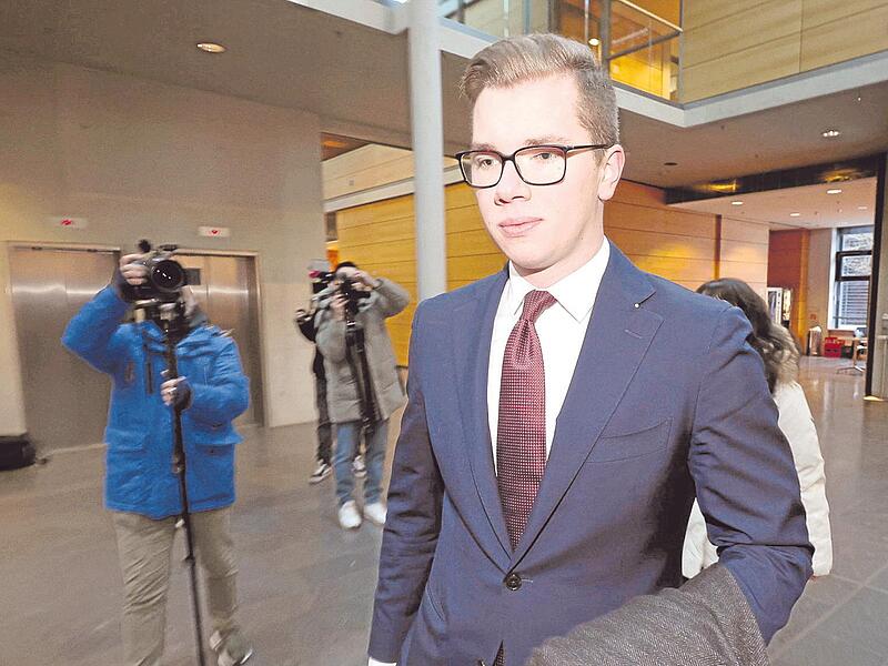 W&auml;hrend Daniel Halemba in der Verhandlung am Jugendsch&ouml;ffengericht in W&uuml;rzburg zu den Tatvorw&uuml;rfen schweigt, &auml;u&szlig;ert er sich in den sozialen Medien regelm&auml;&szlig;ig.   