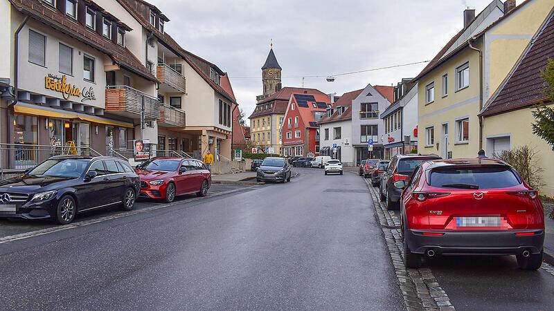 Beim Rathaus ist aus Neunkirchener Sicht eine neue Verkehrsregelung gew&uuml;nscht.Forchheim & Fr&auml;nkische Schweiz