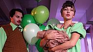 Valentin Bartzsch und Aline Joers in „Das Nest“ am TiG