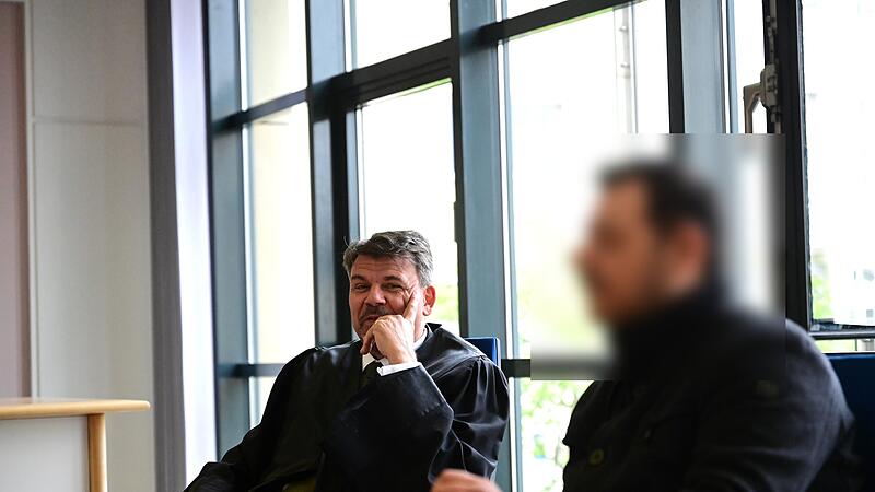 Rechtsanwalt Axel Altst&ouml;tter aus Bamberg und der Angeklagte
