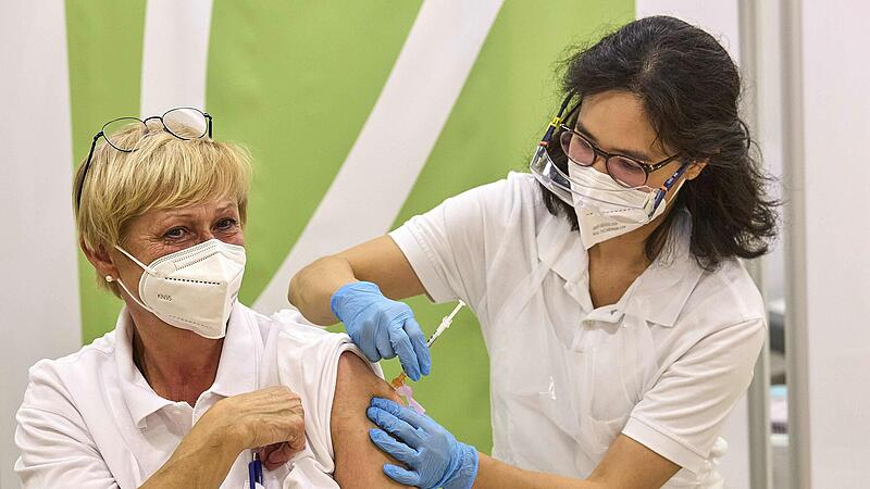 Der beschlossene Corona-Impfpflicht für Pflegekräfte spaltet die Meinung unter Betroffenen im Kreis Forchheim.Forchheim & Fränkische Schweiz