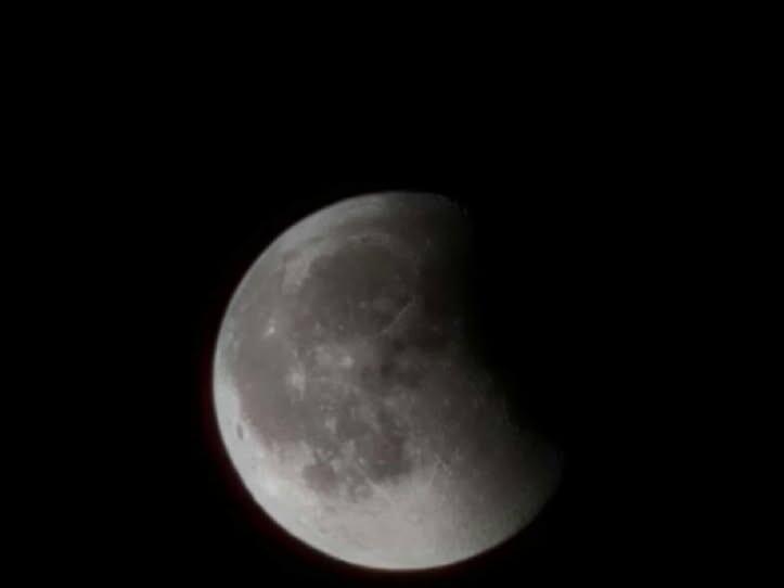 Die Mondfinsternis, aufgenommen zwischen Weidhausen und Trübenbach.
