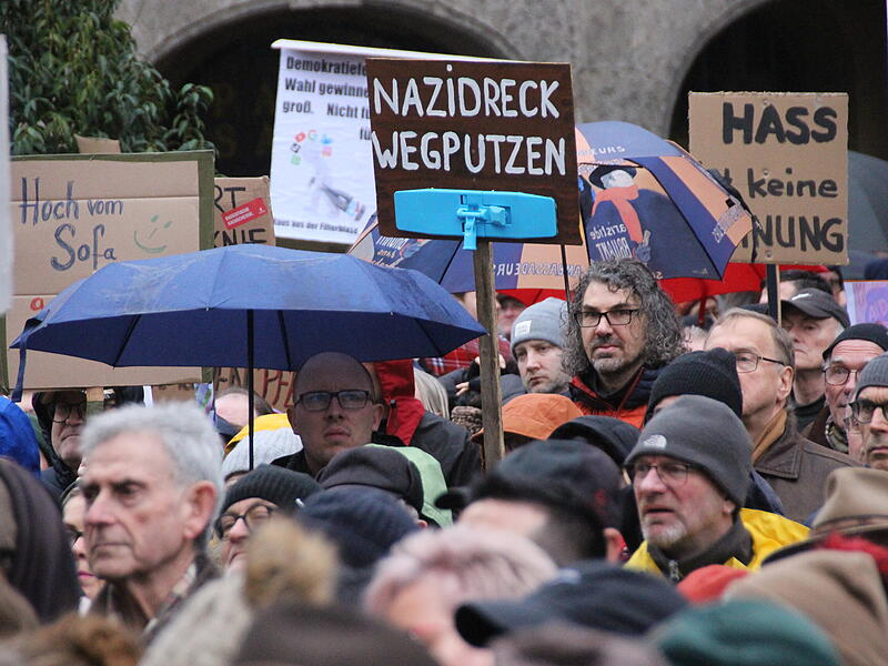 Demokratie Demo "Nie wieder ist jetzt in Bad KissingenDemokratie Demo "Nie wieder ist Jetzt" in Bad Kissingen