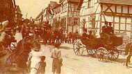 Ein Foto aus der  historischen Sammlung der Familie Hauck zeigt einen Blick in vergangene Zeiten. Hellingen ist  seit jeher ein attraktiver Wohnort.