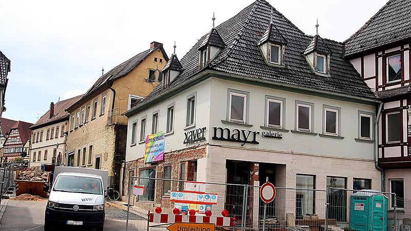 Für die Sanierung des ehemaligen Xaver-Mayr-Anwesen wurden bei der Stadtratssitzung Aufträge mit der Gesamtsumme von 515.913 Euro vergeben. Für die Sanierung des ehemaligen Xaver-Mayr-Anwesen wurden bei der Stadtratssitzung Aufträge mit der Gesamtsumme von 515.913 Euro vergeben.