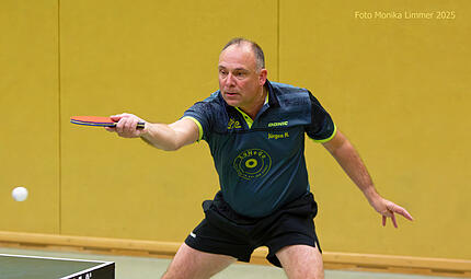 J&uuml;rgen Hegenbarth spielte zum Saisonstart mit dem TTC Rugendorf ein Remis im Spitzenspiel in Wohlbach.