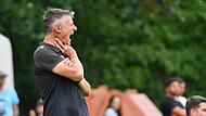 Neunkirchens Trainer Joachim Müller –  hier beim Spiel gegen Vatan Spor Nürnberg – und seine Mannschaft sind zwei Spieltage vor Saisonende abgestiegen.Forchheim & Fränkische Schweiz