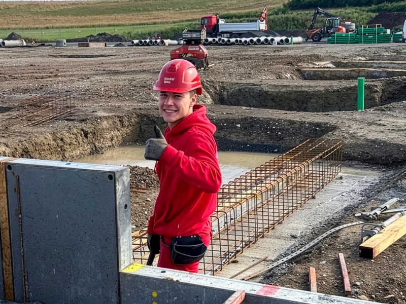 Marc Leuth&auml;u&szlig;er Bayernbester Azubi bei der Werk