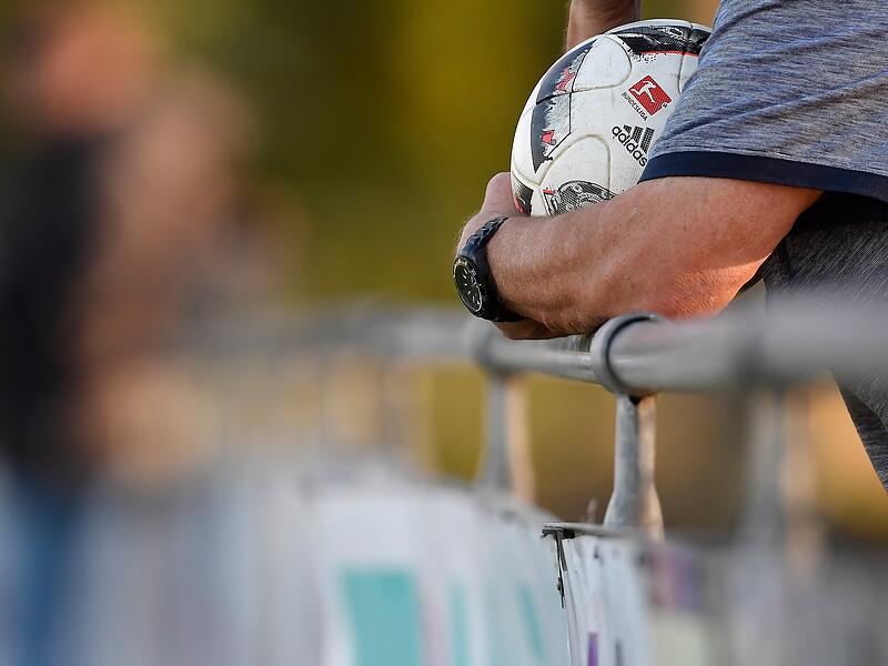 Bei manchen Vereinen der Region ruht der Ball fast elf Wochen, woanders gerade einmal drei. Fränkische Vereine haben zwischen Pflichtspielen in alter und neuer Saison unterschiedliche Pausenzeiten. Bei manchen vereinen der Region ruht der Ball fast elf Wochen, woanders gerade einmal drei. Fränkische Vereine haben zwischen Pflichtspielen in alter und neuer Saison unterschiedliche Pausenzeiten.