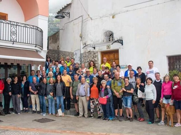 Die Thurnauer Reisegruppe mit ihren Gastgebern.2022 Thurnauer in Positano