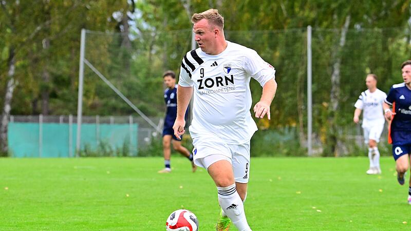 Stark: Patrick Hoffmann (auf dem Bild) übertrifft mit seinen 16 Treffern selbst  brandgefährliche Mannschaftskameraden wie Christian Rzonsa (6 Treffer) oder  Fabian Männlein (6 Treffer).