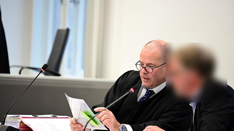 Rechtsanwalt Thomas Drehsen aus Bamberg und der Angeklagte