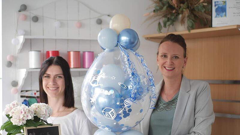 Michaela Beck (links) und Nina Carl, beide 35, sind seit Schulzeiten Freundinnen. Nun starten sie beruflich mit ihrer verzauberten Partydeko gemeinsam durch. Michaela Beck (links) und Nina Carl, beide 35, sind seit Schulzeiten Freundinnen. Nun starten sie beruflich mit ihrer verzauberten Partydeko gemeinsam durch.