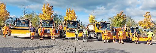 Die „Kleine Flotte“ des Winterdienstes beim ADAC Sicherheitstraining mit Mitarbeitern und Fahrzeugen der Bauhöfe aus Bad Brückenau, Schondra, Wildflecken und Zeitlofs.