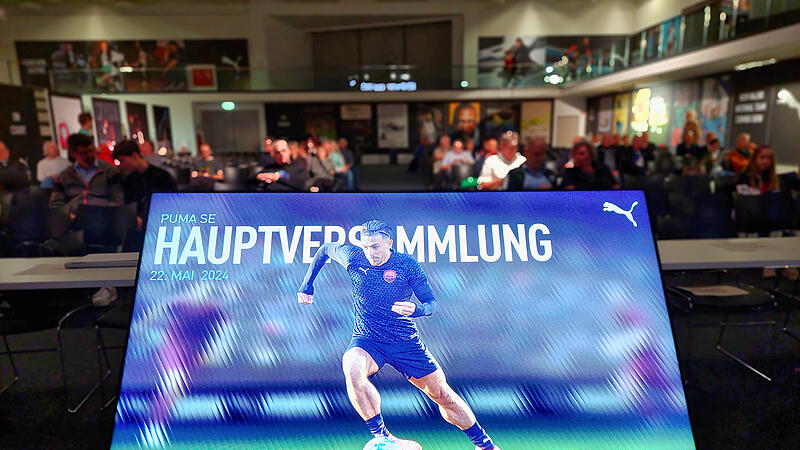 Puma Hauptversammlung 2024Forchheim & Fränkische Schweiz Wie jedes Jahr lädt Puma auch 2024 seine Aktionäre zur Hauptversammlung. Was für Menschen dort anzutreffen sind und warum Sportjacken Pflicht sind.
