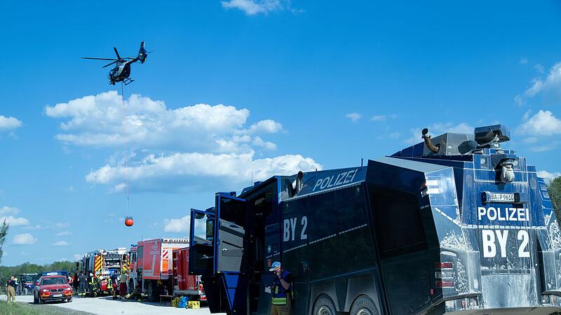 Wald in Brand - Löscheinsatz dauert an Wald in Brand - Löscheinsatz dauert an
