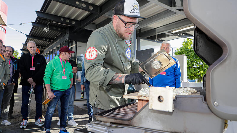 Zwiebelkuchen vom Gasgrill? Grillmeister Tobias Krause zeigte, wie es geht.Grill-Workshop