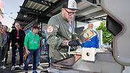 Zwiebelkuchen vom Gasgrill? Grillmeister Tobias Krause zeigte, wie es geht.Grill-Workshop Zwiebelkuchen vom Gasgrill? Grillmeister Tobias Krause zeigte, wie es geht.Grill-Workshop