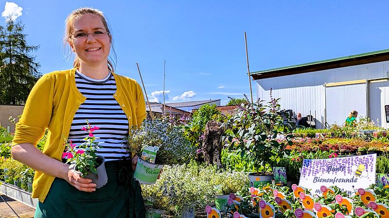 Am &bdquo;Tag der offenen G&auml;rtnereien&ldquo;, 27. April 2025, wird auch die  &bdquo;G&auml;rtnerei und Floristik Dechant&ldquo; wird ihre Tore &ouml;ffnen. F&uuml;r Eva Dechant ist dieser Tag &bdquo;wie der Startschuss ins neue Gartenjahr&ldquo;.