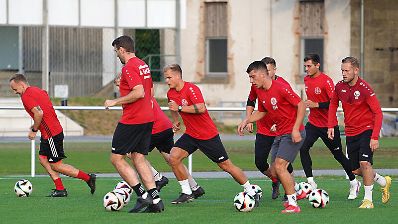 Beim Dienstagstraining des FC Lichtenfels erfolgte eine deutliche Aufarbeitung des 0:5-Debakels bei der TuS Leider. Beim Dienstagstraining des FC Lichtenfels erfolgte eine deutliche Aufarbeitung des 0:5-Debakels bei der TuS Leider.