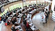 Der Bezirkstag Mittelfranken tagt in Ansbach.