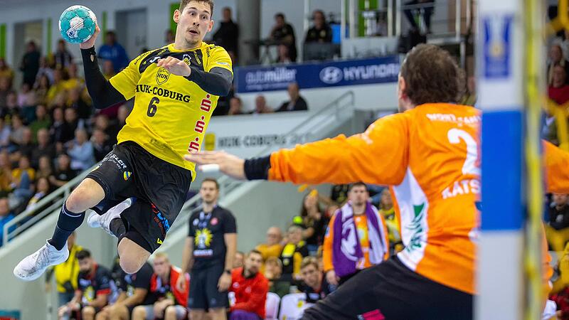 Max Jäger greift das Tor des TuS Nettelstedt-Lübbecke an. Das Foto stammt vom Hinspiel in Coburg am 28. Oktober. Jäger wird auch am Montag im Kader des HSC Coburg spielen.