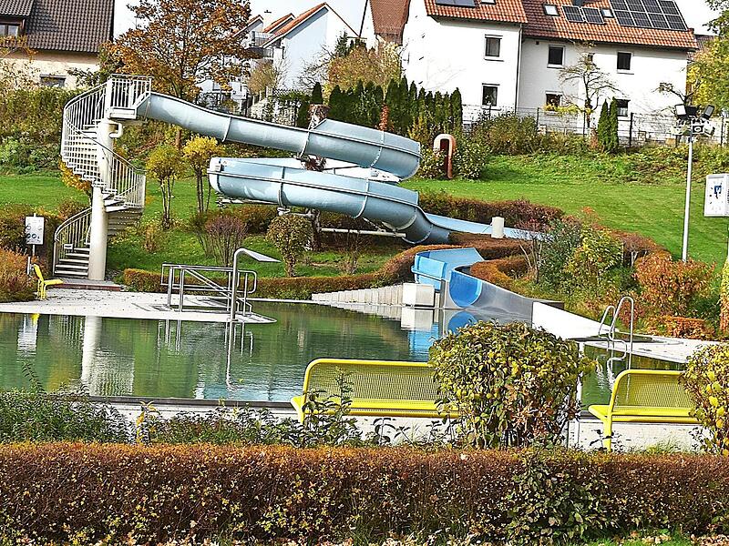 Auch wenn die neue Badesaison noch in weiter Ferne ist: Mit der Erneuerung der Absorbertechnik will man auch im neuen Jahr im Freibad wieder für erwärmtes Beckenwasser sorgen. Die Solaranlage, die dies liefert, ist dabei unter anderem auch auf dem...