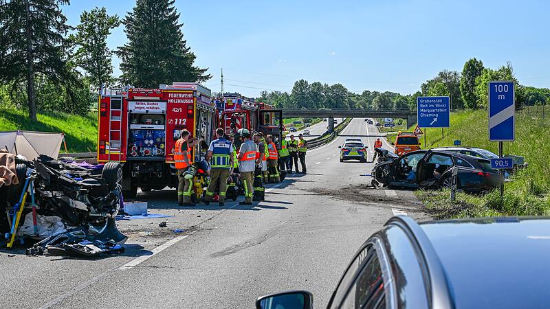 Schwerer Unfall auf der A8 in Bayern Schwerer Unfall auf der A8 in Bayern