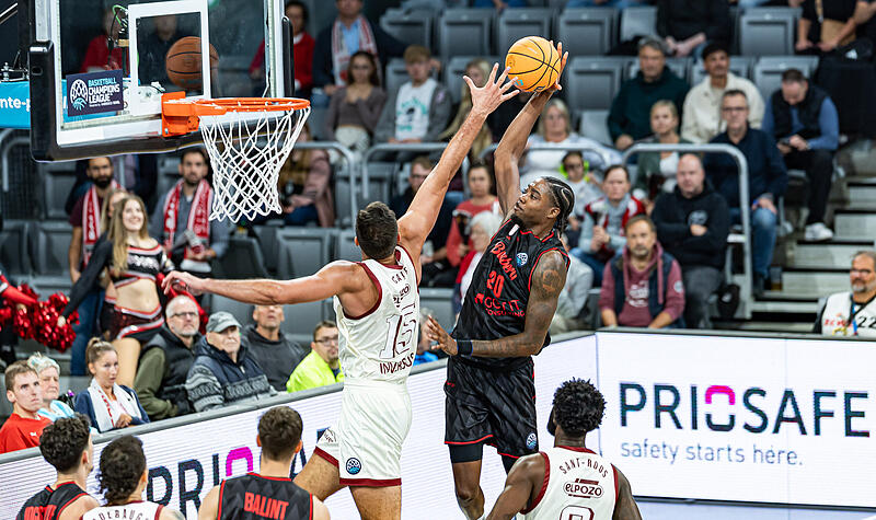 Baskets-Center Hason Ward traf nur vier seiner 14 Wurfversuche. Auch in dieser Szene verfehlte er den Korb.