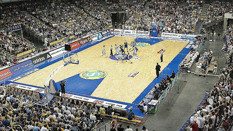 Bamberg gegen Alba: Die sch&ouml;nsten Fanbilder aller Zeiten
