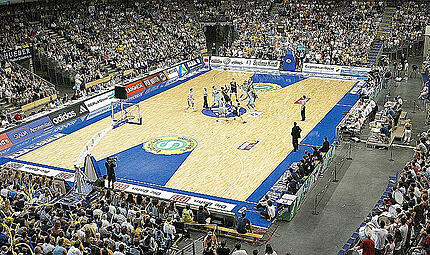 Bamberg gegen Alba: Die schönsten Fanbilder aller Zeiten Bamberg gegen Alba: Die schönsten Fanbilder aller Zeiten