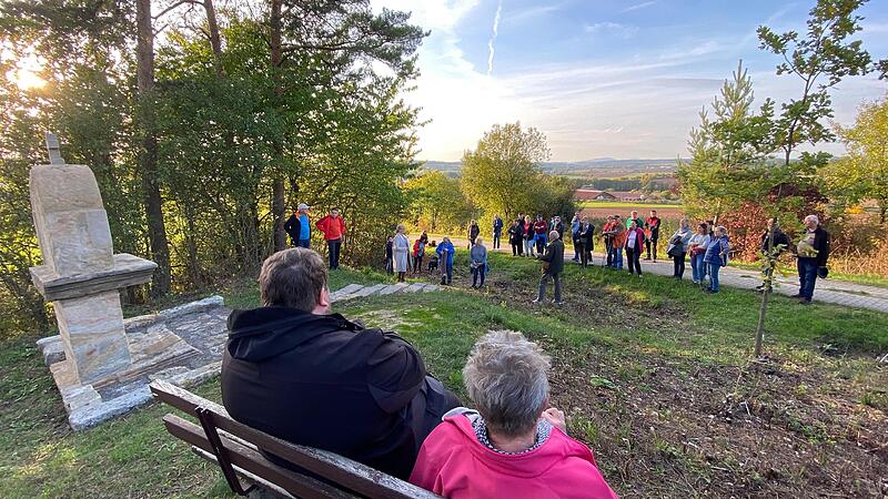 Ein neuer Rundweg, „Marterl-Weg genannt“, wurde am Freitag in Seßlach eingeweiht