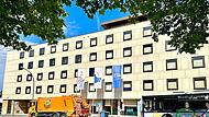 Das neue Dienstgeb&auml;ude von au&szlig;en.