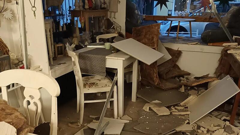 So sah es im Kaffeezauber nach dem Deckeneinsturz aus.