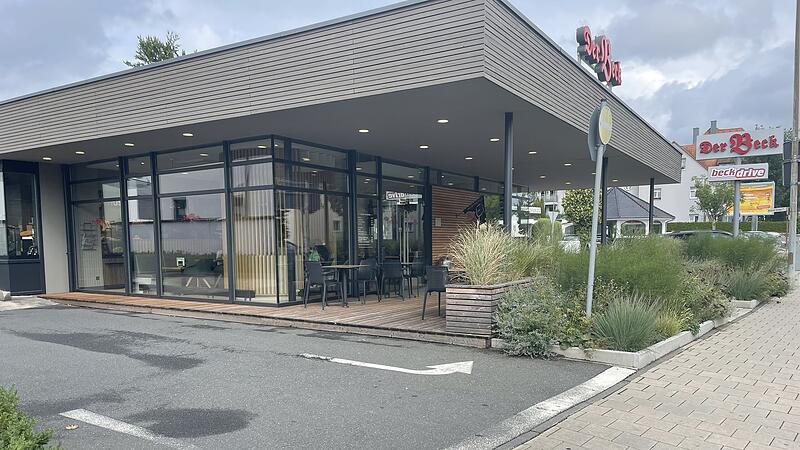 So ähnlich wie die Beck-Filiale mit Drive-in in der Bayreuther Straße in Forchheim könnte die neue Bäckerei im Gewerbegebiet in Herzogenaurach aussehen.