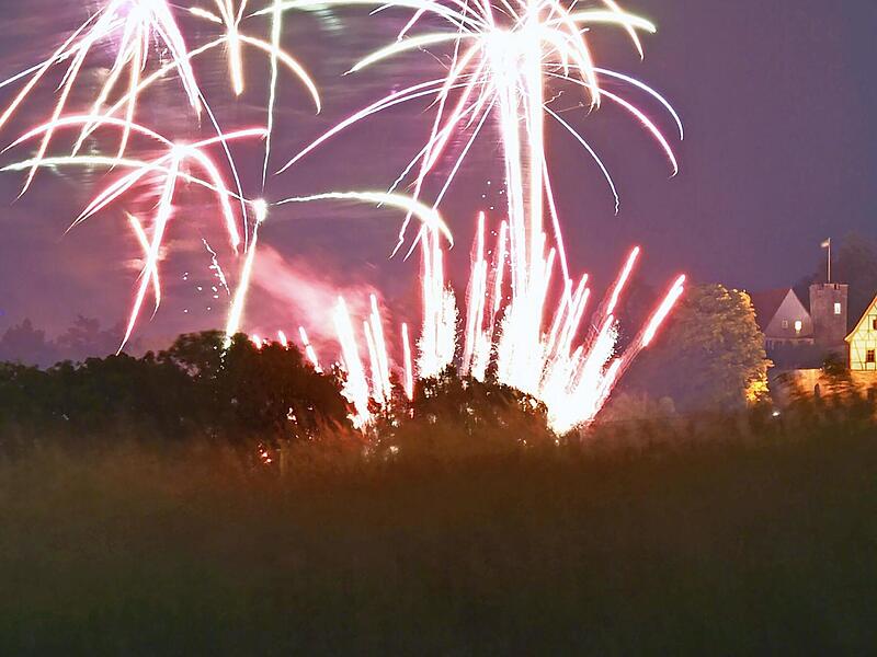 Feuerwerk fasziniert. Aber es ist mit Risiken und Nebenwirkungen verbunden &ndash; gerade in historischen St&auml;dten wie K&ouml;nigsberg (Archivbild vom Pfingstfest).