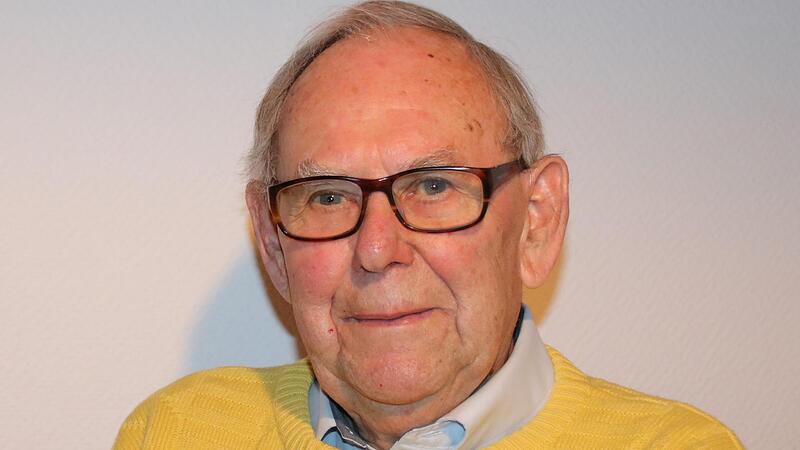 Auch mit 90 Jahren interessiert sich Edgar Hirt noch f&uuml;r die Belange der Europaunion, politische Themen und ist in Vereinen aktiv.