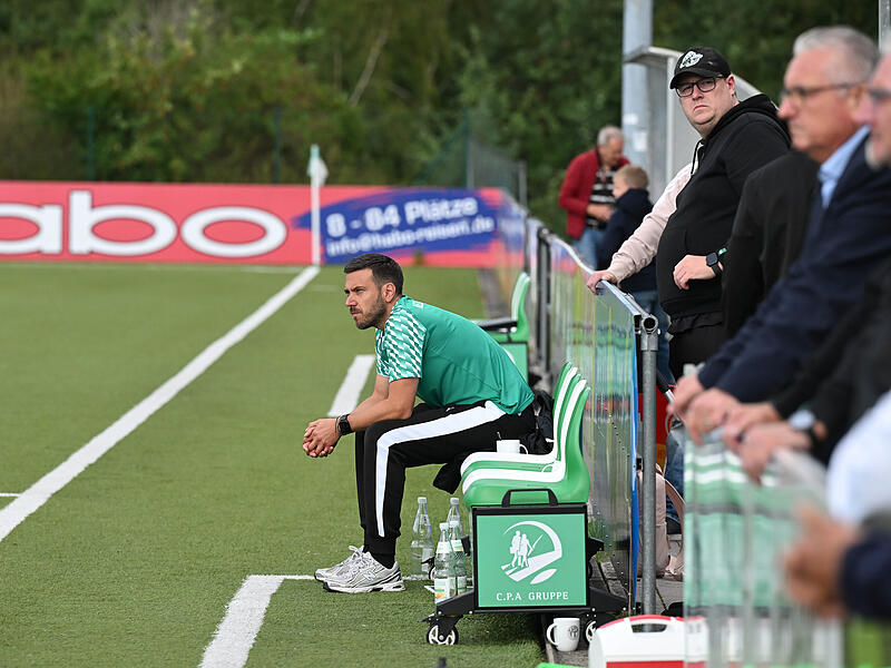 Sport Fußball Saison 2026 / 2027 Bayernliga Nord 7. Spieltag Samstag 22.08.2026 Spielort Neudrossenfeld Sportpark am Weinberg Kunstrasenplatz Spielbeginn 15.30 h TSV Neudrossenfeld gegen TSV 1861 Nördlingen Halbzeitergebnis 1:0 Endstand 1:4 Spielen Trainer Andreas Baumer und der TSV Neudrossenfeld gastieren nach der 1:4-Heimniederlage gegen Nördlingen in der vergangenen Woche beim FC Ingolstadt II.