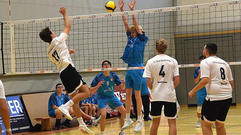 Dieses Bild zeigt eine Szene aus dem Spiel zwischen dem TV/DJK Hammelburg und dem TV Bad Brückenau. Dieses Bild zeigt eine Szene aus dem Spiel zwischen dem TV/DJK Hammelburg und dem TV Bad Brückenau.