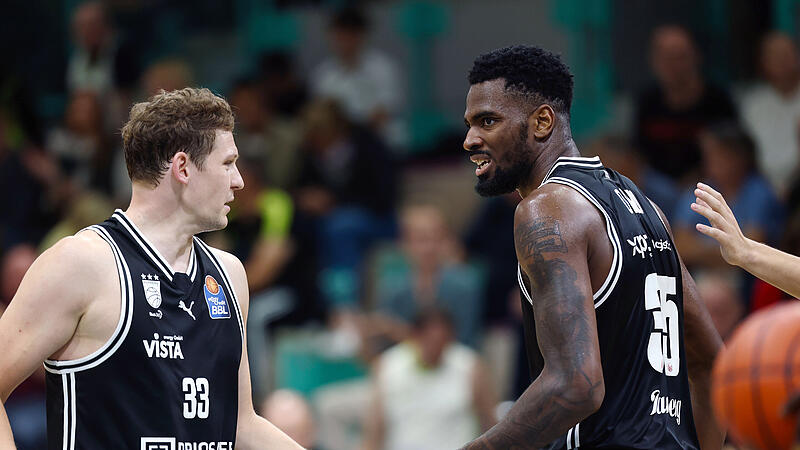 Patrick Heckmann (links) und EJ Onu spielten bereits vor zwei Jahren zusammen bei den Baskets.