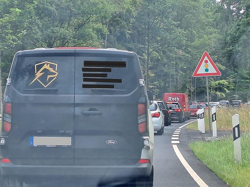 Baustelle auf B286 bei Bad Brückenau: Sperrung und Stau Baustelle auf B286 bei Bad Brückenau: Sperrung und Stau