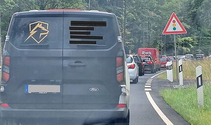 Baustelle auf B286 bei Bad Brückenau: Sperrung und Stau Baustelle auf B286 bei Bad Brückenau: Sperrung und Stau
