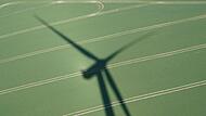 Windr&auml;der rund um Eggolsheim, weitere bei Ebermannstadt: Auf der Langen Meile soll eines Tages der Windkraft-Turbo gez&uuml;ndet werden. Doch die Planung im Detail gestaltet sich als schwierig und eckt an.Forchheim & Fr&auml;nkische Schweiz