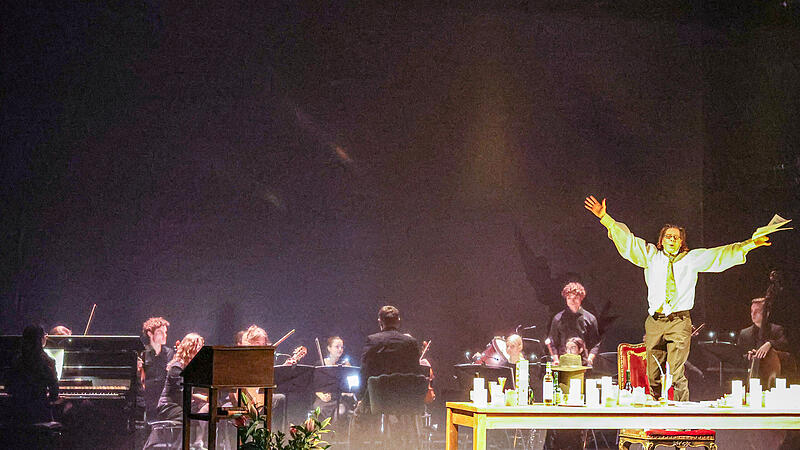 Stephan Ullrich liest aus den Werken von E.T.A.-HoffmannSo facettenreich war der Auftakt des Kontakt-Festivals 2026 Stephan Ullrich liest aus den Werken von E.T.A.-HoffmannSo facettenreich war der Auftakt des Kontakt-Festivals 2026